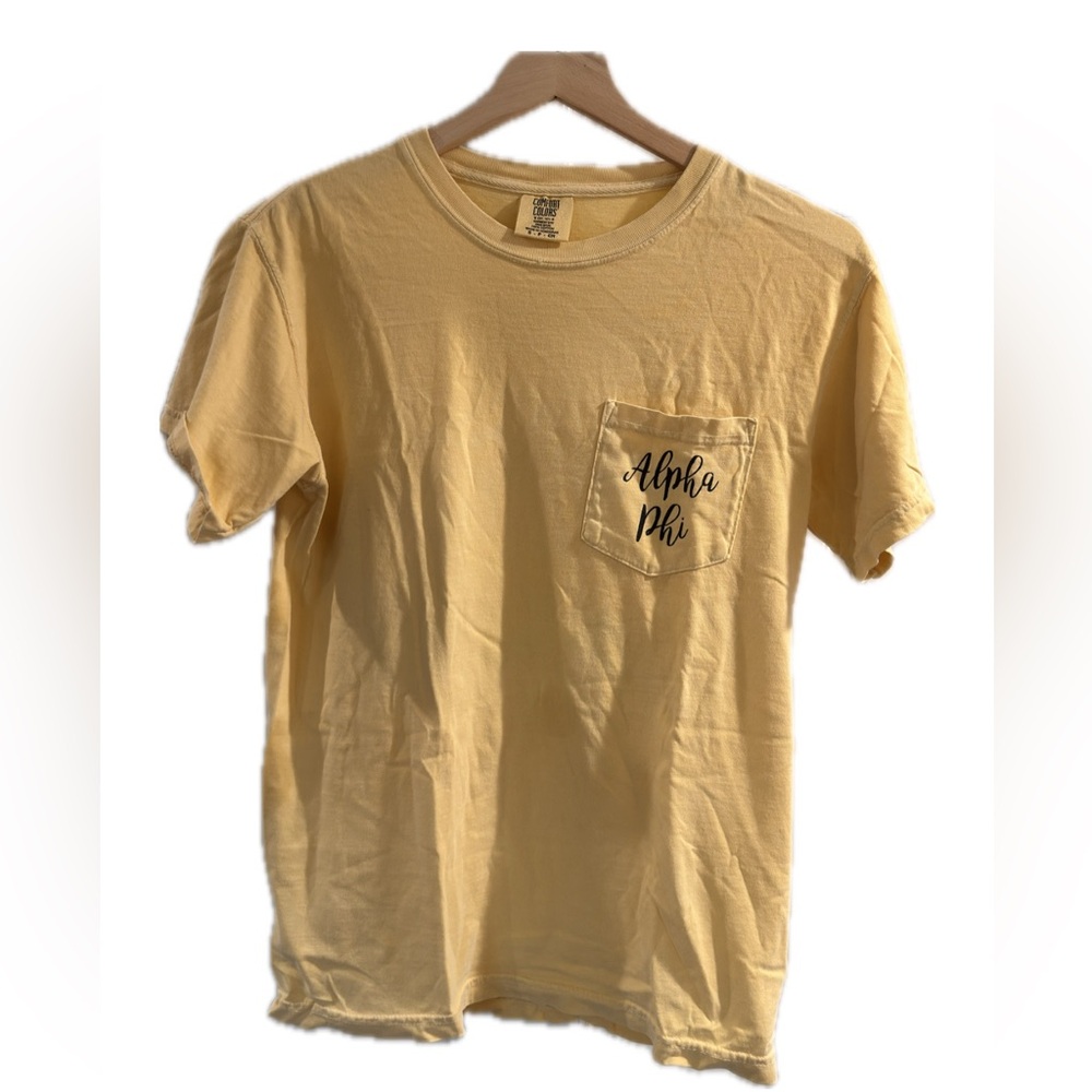 Comfort Colors Alpha Phi Yellow Jeep Short Sleeve